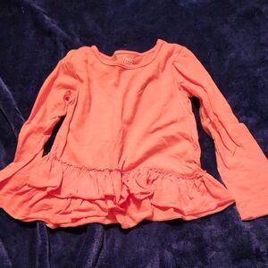Size 3T shirt, free with any bundle.